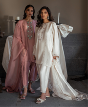 Load image into Gallery viewer, Azura set in tea pink