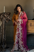 Load image into Gallery viewer, Neera in gold mustard