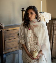 Load image into Gallery viewer, Valentina Ivory set