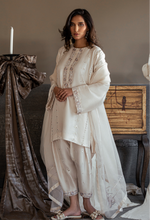 Load image into Gallery viewer, Azura set in white