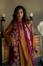 Load image into Gallery viewer, Neera in gold mustard