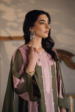 Load image into Gallery viewer, Jaania in Green/Pink