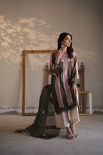 Load image into Gallery viewer, Jaania in Green/Pink