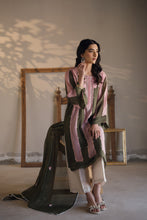 Load image into Gallery viewer, Jaania in Green/Pink
