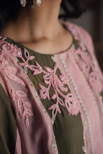 Load image into Gallery viewer, Jaania in Green/Pink