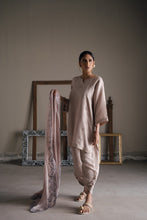Load image into Gallery viewer, Aashni set in misty taupe
