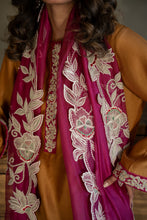 Load image into Gallery viewer, Neera in gold mustard