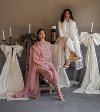 Load image into Gallery viewer, Azura set in tea pink