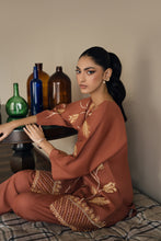 Load image into Gallery viewer, Meeku set in rust