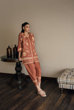 Load image into Gallery viewer, Meeku set in rust