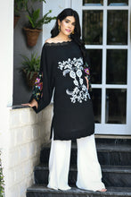 Load image into Gallery viewer, Crepe silk tunic- ready to dispatch in small and medium*