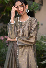 Load image into Gallery viewer, Olive kurta paired with cutwork dupatta