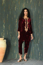 Load image into Gallery viewer, Maroon velvet jeweled set