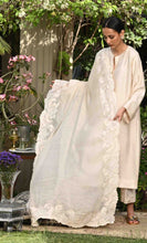 Load image into Gallery viewer, Ivory cutwork dupatta with kurta