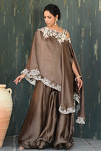 Load image into Gallery viewer, Bronze cape