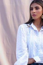 Load image into Gallery viewer, Staple white shirt
