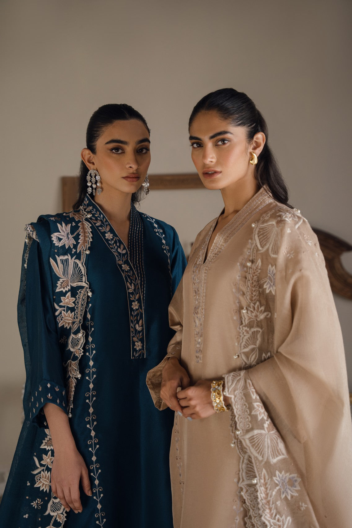 Nasma set in beige – HinaMohamed