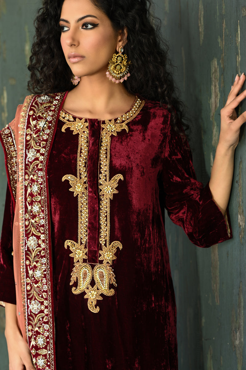 Maroon velvet jeweled set – HinaMohamed