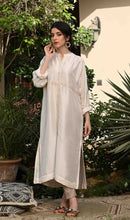 Load image into Gallery viewer, Ivory with sandy orchids kurta
