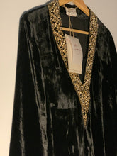 Load image into Gallery viewer, Black velvet tunic
